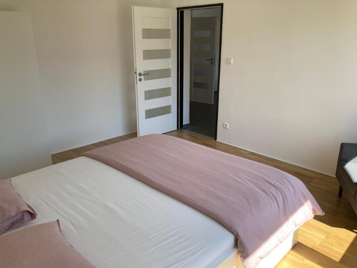 Apartman Maay Hlohovec Exterior foto